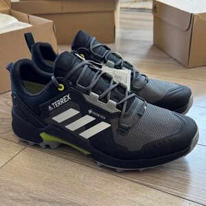 NWT Terrex Swift R3 GTX